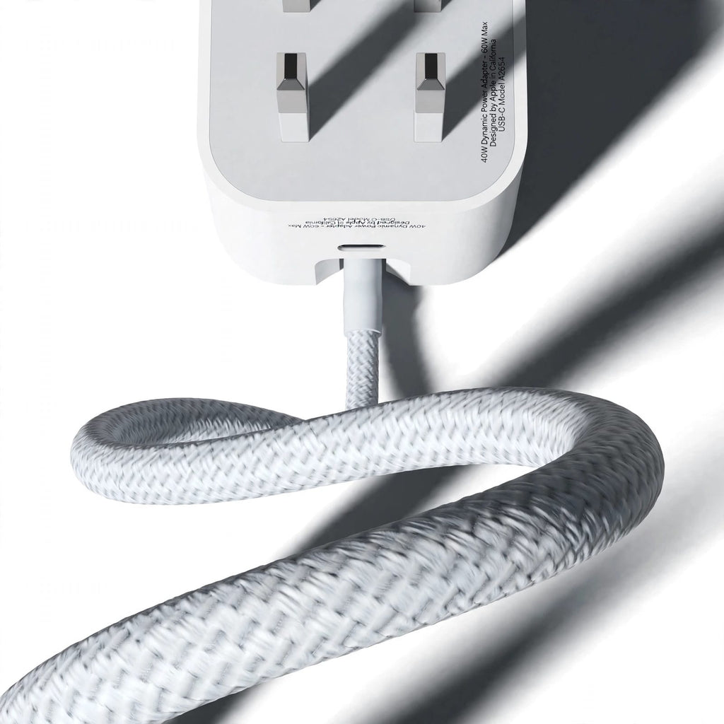 Apple 40W Dynamic Power Adapter with 60W Max + USB-C to Lightning Cable 1m